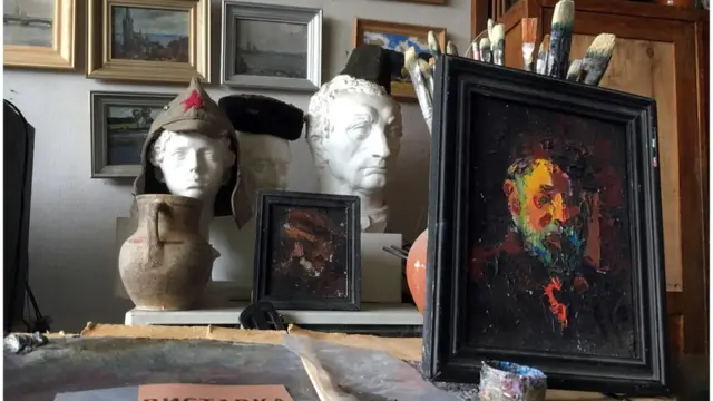 Автопортрет художника Івана Ковтонюка у його майстерні