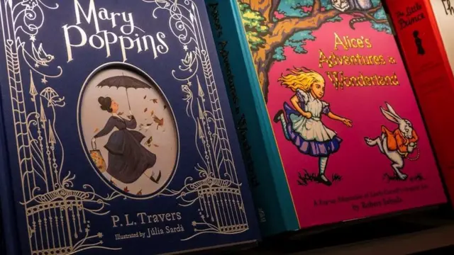 Roman Meri Popins iz 1934, spisateljice Pi El Travers dva puta je objavljen zbog izmena.