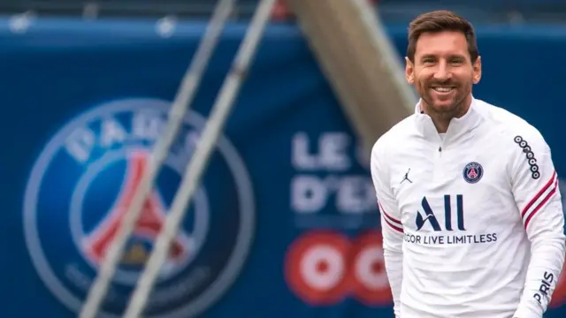 ميسي في باريس