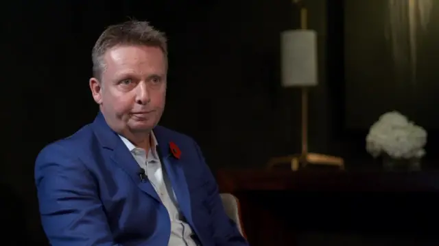 रोजर हटन