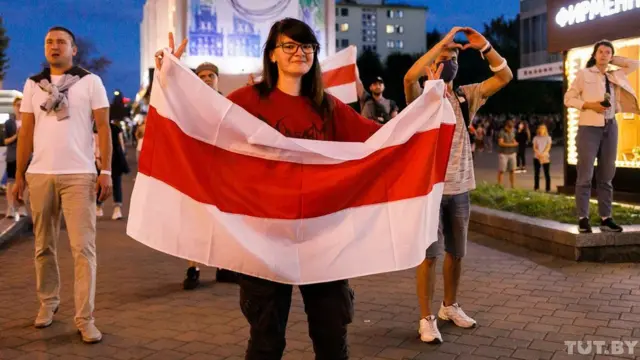 демонстрантка