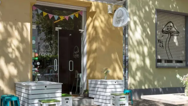 استقالت أولي مارشنر من وظيفتها كوكيلة إعلانات، لتفتتح مطعماً صغيراً في أحد أحياء برلين باسم "هابيز"