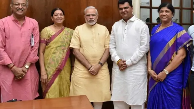 કેતન ઇનામદાર અને પરિવાર મોદી સાથે