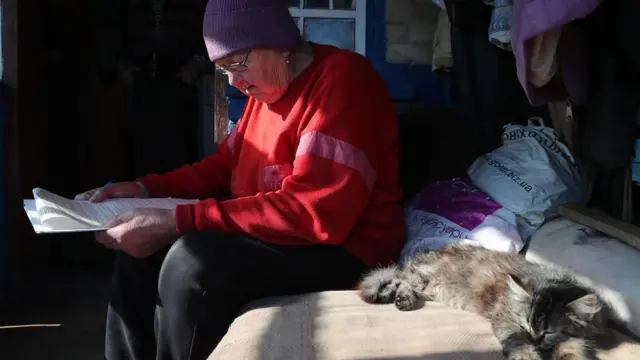 Бабуся з котом