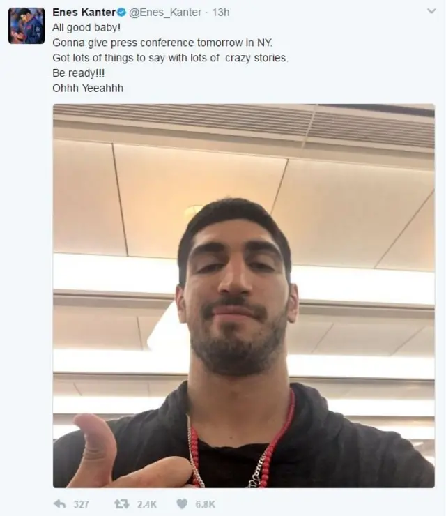 Enes Kanter, durdurulduğunu duyurduğu ilk tweet'inden yaklaşık 7 saat sonra "Her şey yolunda, yarın New York'ta basın toplantısı düzenleyeceğim" tweeti attı.
