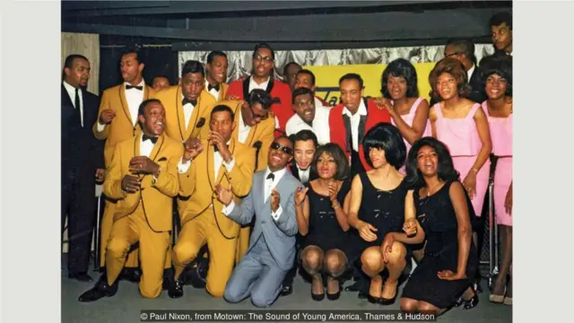 1965年3月，誘惑合唱團、奇蹟樂隊、旺德、瑪爾塔和範德拉斯以及至上女聲在EMI唱片公司參加塔姆拉摩城唱片公司在英國的成立活動。