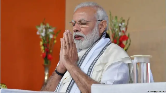 बेलूर मठ में पीएम नरेंद्र मोदी