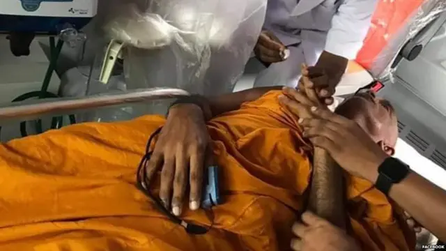 රතන හිමියන් රෝහලට රැගෙන ගිය අවස්ථාව