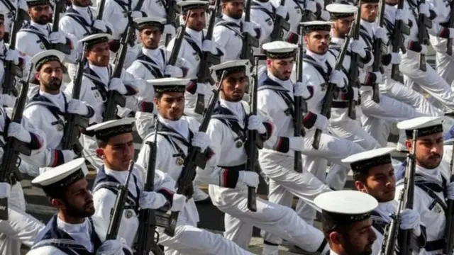 ઈરાન-ઈરાક યુદ્ધની યાદમાં પરેડ