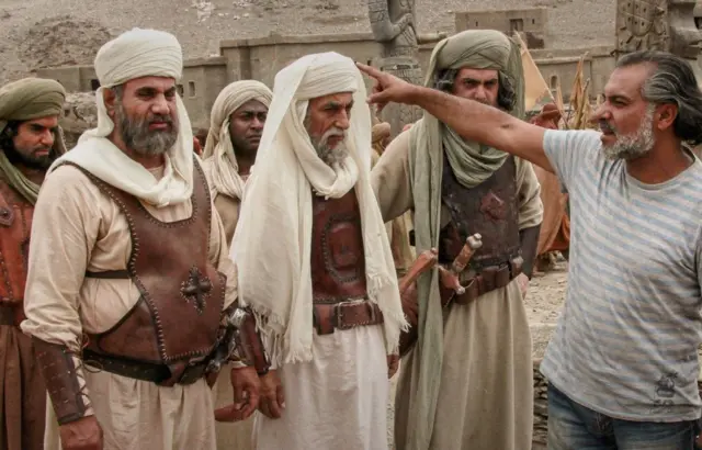 حاتم علي أثناء تصوير مسلسل عمر بن الخطاب