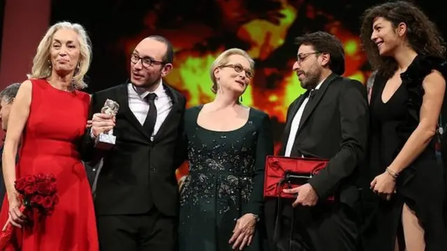 أبطال فيلم نحبك هادي