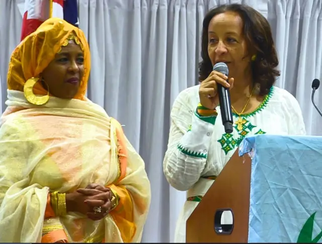 ኣዴታት ኣብቲ ዋዕላ