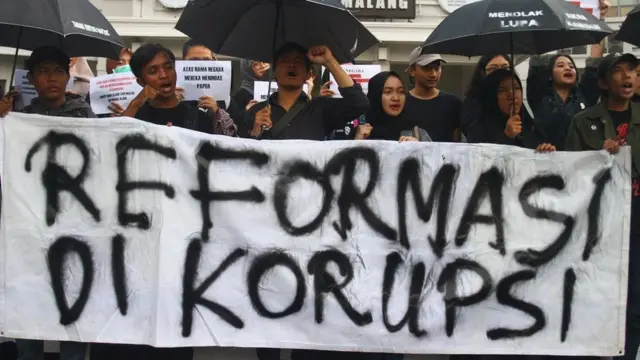 Demo Mahasiswa: Lini Masa 'perang Tagar' Antara Demonstran Dan ...