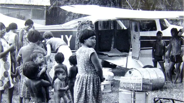 Missionária com grupoapostas para champions league hojeindígenas com aviãoapostas para champions league hojepequeno porte ao fundo