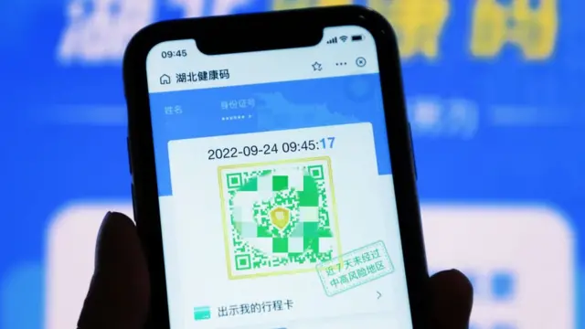건강관리 앱 상태가 빨간색으로 바뀌면 현재 위치에 머물러야 한다