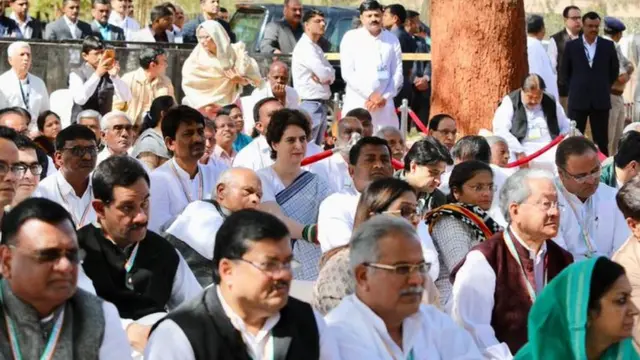 సీడబ్ల్యూసీ సమావేశంలో ప్రియాంకా గాంధీ