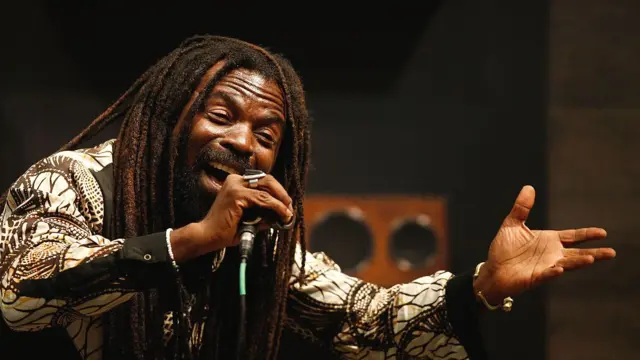 ​Wannan ne karo na biyu da aka zaɓi Rocky Dawuni don fafatawa a gasar Grammy