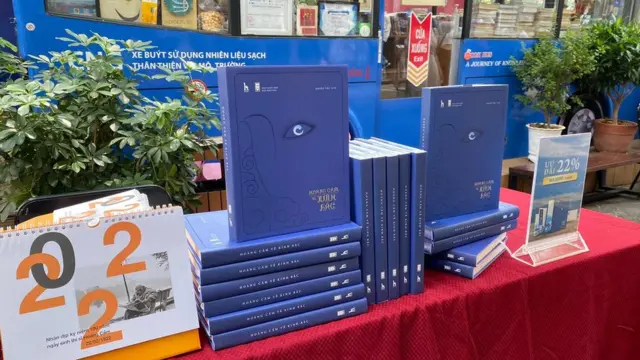 Sách Hoàng Cầm Về Kinh Bắc