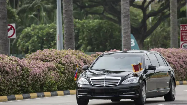 Parte de la caravana de Kim Jog-un a su llegada a Singapur.