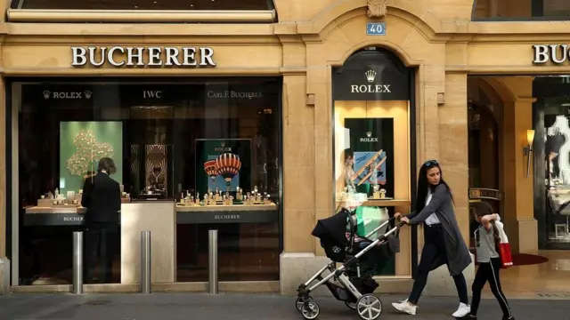 Купюры с крупным номиналом облегчают снятие со счета крупных сумм