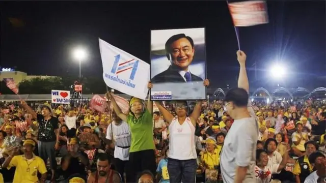 พรรคไทยรักไทยมีอายุเพียง 9 ปี เมื่อตุลาการรัฐธรรมนูญสั่งยุบพรรค พร้อมตัดสิทธิกรรมการบริหารพรรค 111 คน เมื่อ 30 พ.ค. 2550 โดยได้เข้าสู่สนามเลือกตั้ง 2 ครั้งและทำให้ ทักษิณ ชินวัตร เป็นนายกฯ 2 สมัย