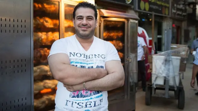 Hossam Mardini in front of Rosto