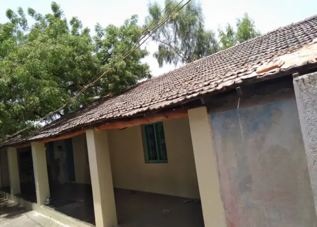 તોફાનમાં ગુમ થનારા રઝાકભાઈના ઘરની તસવીર