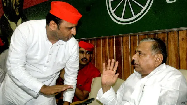 Akhilesh Yadav, Mulayam Yadav