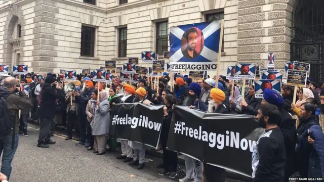 Protest outside Foreign Office