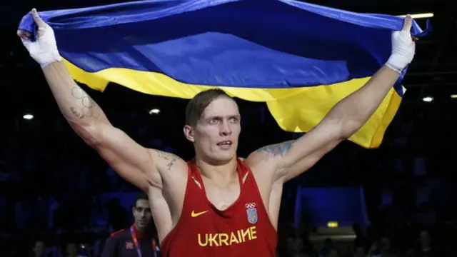 У 2012 році Усик виборов олімпійське золото, після фінального бою українець станцював гопак