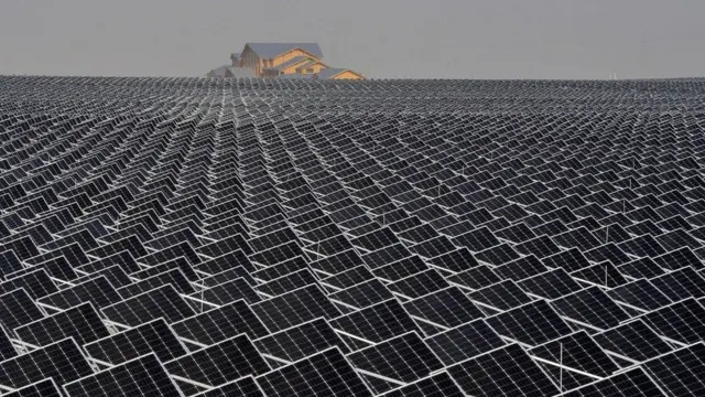 نیروگاه خورشیدی