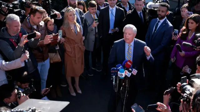 Линдси Грэм на пресс-конференции