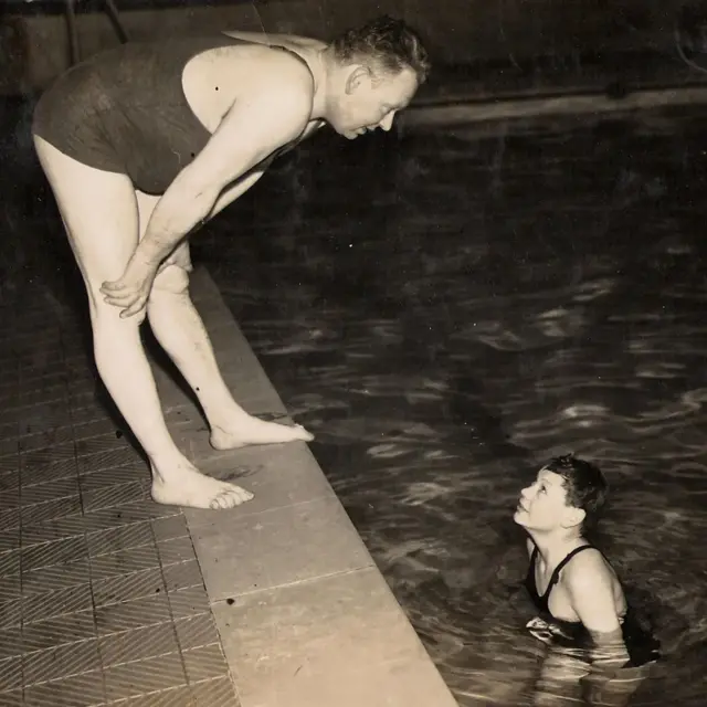 แฟรงก์ พาร์ริงตัน มีเทคนิคที่ซับซ้อนอยู่มากมาย ซึ่งช่วยให้เขาสามารถลอยตัวไปได้ไกลกว่าผู้อื่น