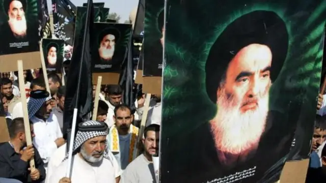 علی سیستانی روحانی ۸۹ ساله ایرانی که سال‌ها است که در نجف زندگی می‌کند