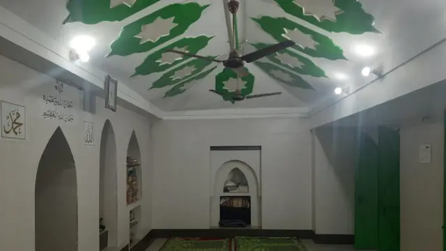 انڈیا، نئی دہلی، اخونجی مسجد، قبرستان