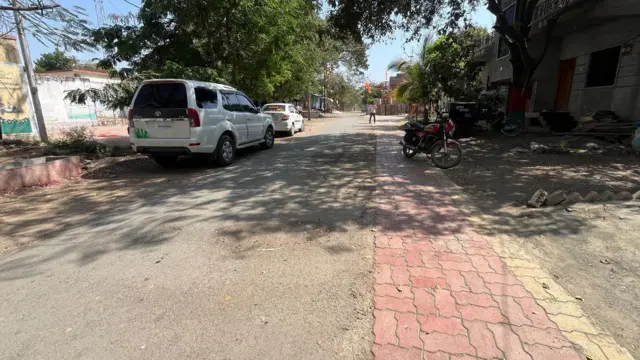 संतोष देशमुख यांनी गावात केलेला रस्ता.