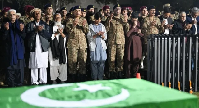 வான்வழி தாக்குதல்களில் 8 பேரை கொன்றதாக பாகிஸ்தான் மீது ஆப்கானிஸ்தான் குற்றச்சாட்டு