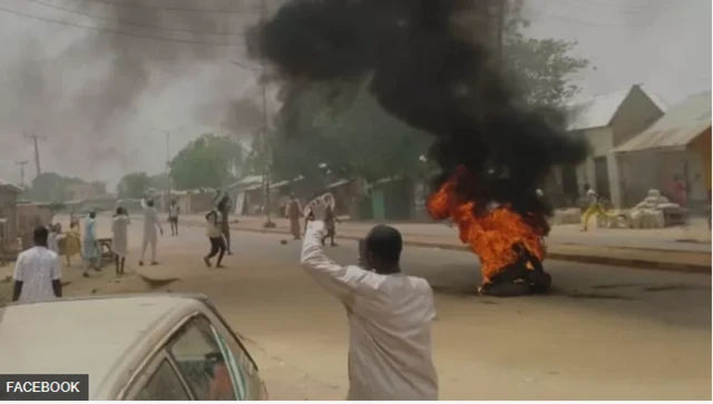 Àwọn tó ń dáná sun Deborah Samuel