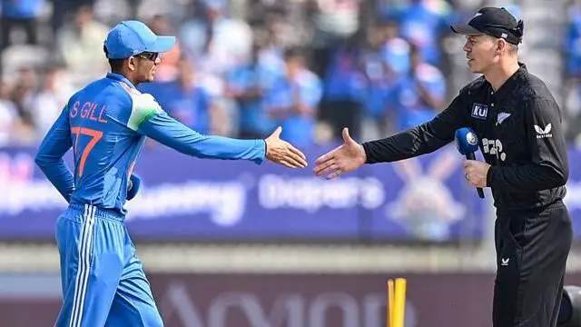 રાજકોટમાં રમાઈ રહેલી બીજી વનડે મૅચમાં ન્યૂઝીલૅન્ડે પહેલાં બૉલિંગ પસંદ કરી