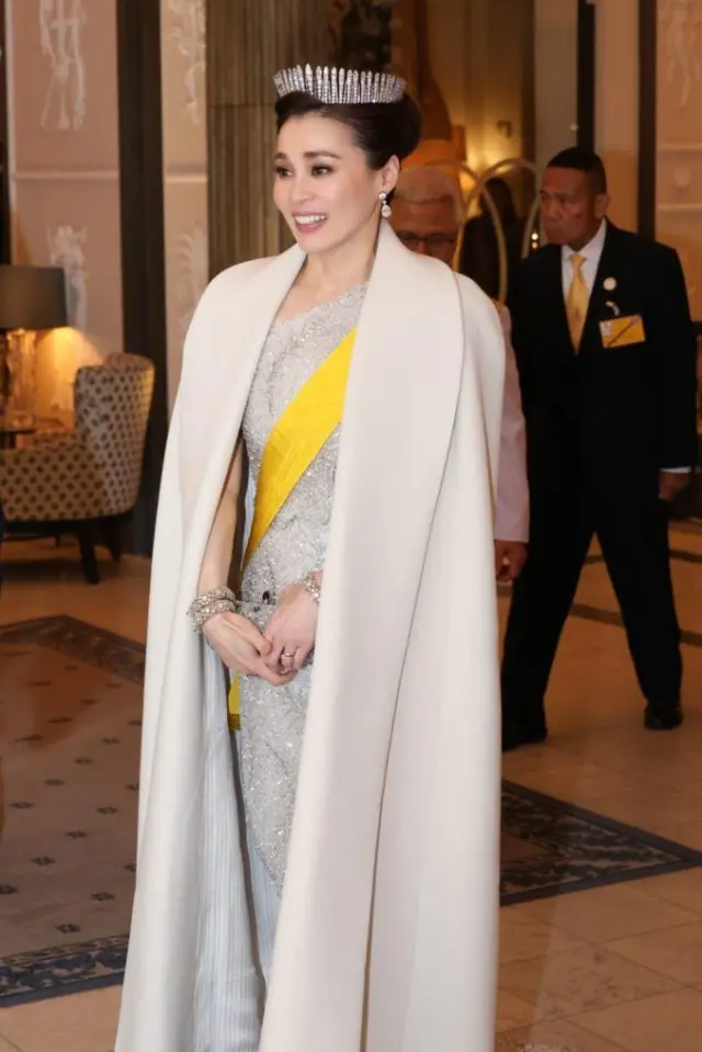 สมเด็จพระนางเจ้าฯ พระบรมราชินี