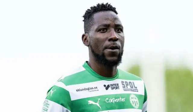 Frédéric Nsabiyumva, mu rugendo rwiwe yatanguriye mu mirwi nka Atlético Olympic FC mu Burundi, akabandaniriza muri Jomo Cosmos FC na Chippa United FC muri Afrika y'Epfo, ubu akaba ageze muri Vasteras yo muri Suwede, avuga ko yasanze amangetengete ari ikinyoma co gusahura abakinyi utwabo hakoreshejwe urwenge.