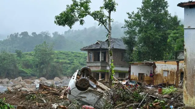 வயநாடு மக்களவை தொகுதி இடைத்தேர்தல்