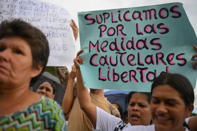 Una protesta de familiares de detenidos en Caracas