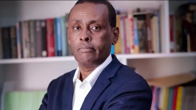 barafisoor Afyare Cilmi oo ah Cilmi-baare sidoo kalena baree jaamacadda City ee magaalada Muqdisho.