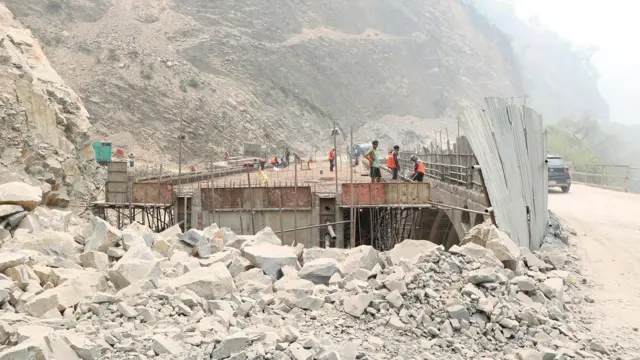 पूर्वाधार निर्माण