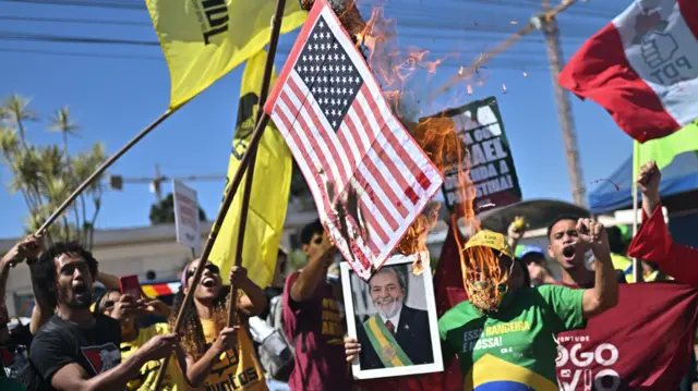 Трамптын соода согушу АКШнын дүйнөдөгү аброюна доо кетирди. Бразилия жаңы тарифтерге каршы нааразылык билдирди