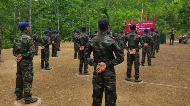 ကျောင်းသားတပ်မတော် -ယောဒေသက အခြေခံစစ်သင်တန်းဆင်းပွဲ တစ်ခု 