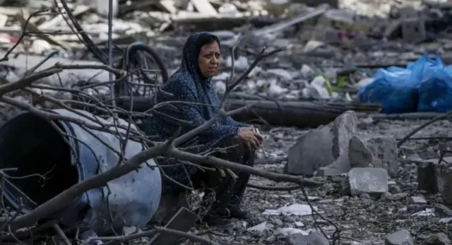 ग़ज़ा में बड़ी तादाद में लोगों को घर छोड़ने पड़े हैं