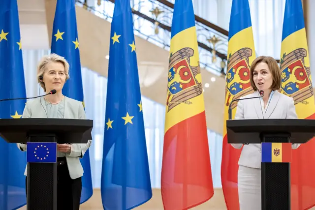 European Commission President Ursula Von der Leyen and Moldovan President Maia Sandu at a joint press conference