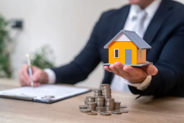 બીબીસી ગુજરાતી હોમ લોન બૅન્ક હાઉસિંગ ફાઇનાન્સ ડૉક્યુમેન્ટ્સ સેલેરી સ્લીપ બૅન્ક સ્ટેટમેન્ટ
